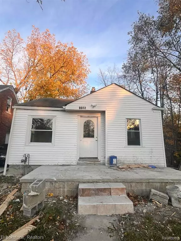 8082 SAINT MARYS Street, Detroit, MI 48228