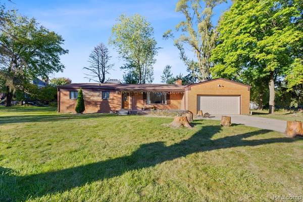 6535 LIVERNOIS Road, Troy, MI 48098