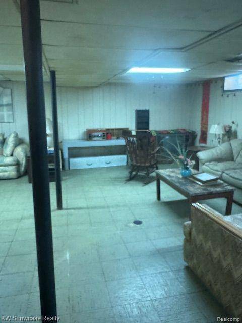 Belleville, MI 48111,43810 WILLOW Road
