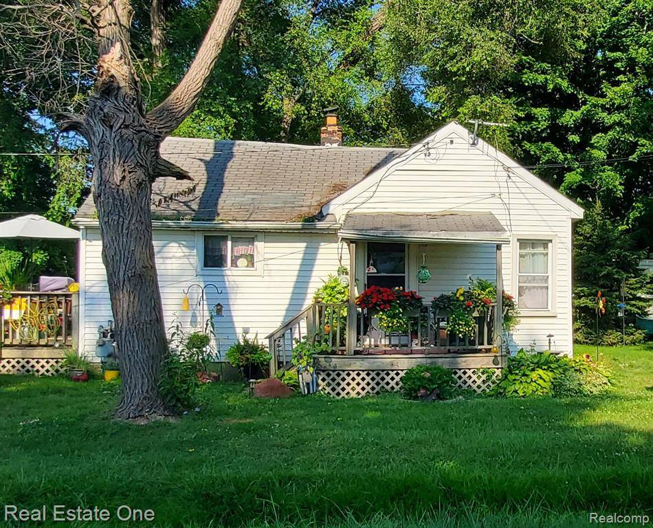 14997 TOLEDO Street,  Flat Rock,  MI 48134