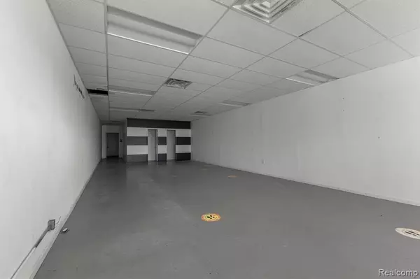 Redford, MI 48240,25420 GRAND RIVER Avenue