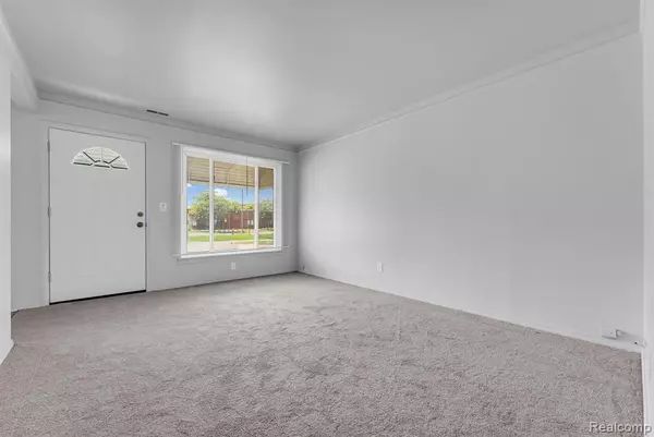 Lincoln Park, MI 48146,1548 CICOTTE Avenue