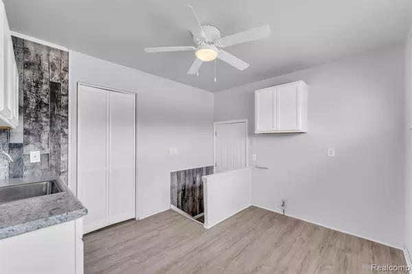 Lincoln Park, MI 48146,1548 CICOTTE Avenue