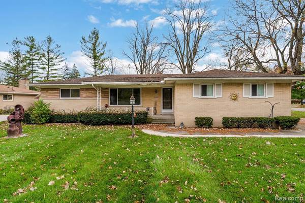 20325 N GREENWAY Street, Southfield, MI 48076