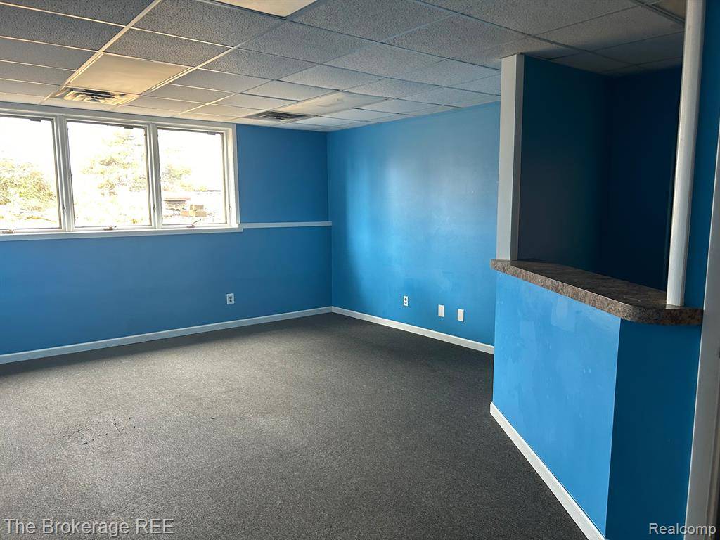 Fenton, MI 48430,2084 W THOMPSON Road