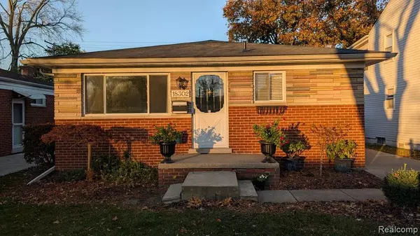 18302 COLGATE Street, Dearborn Heights, MI 48125