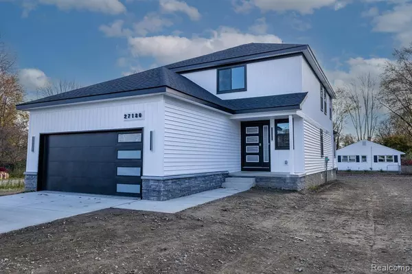 27180 S RIVER Road, Harrison Township, MI