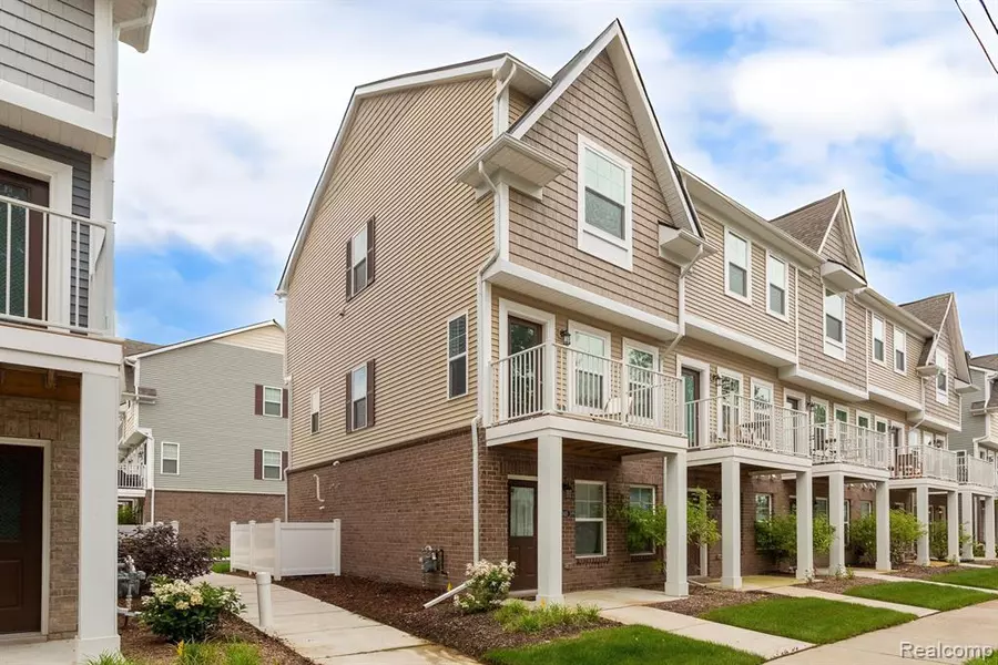 348 JEFF KEETON Drive, Hazel Park, MI 48030