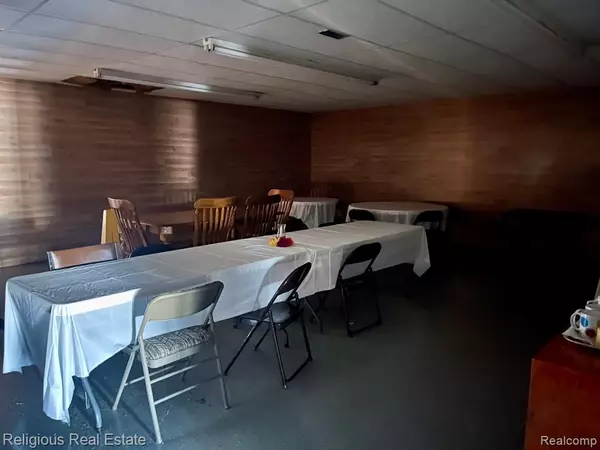 Alma, MI 48801,1250 E SUPERIOR Street