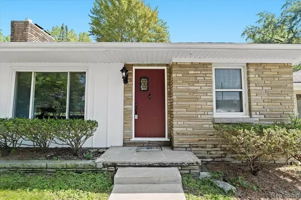 Beverly Hills, MI 48025,31354 EVERGREEN Road