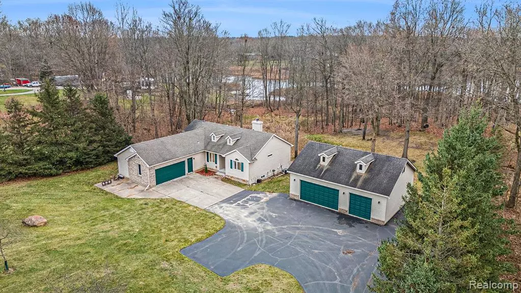Ortonville, MI 48462,570 ROLLING ACRES Drive