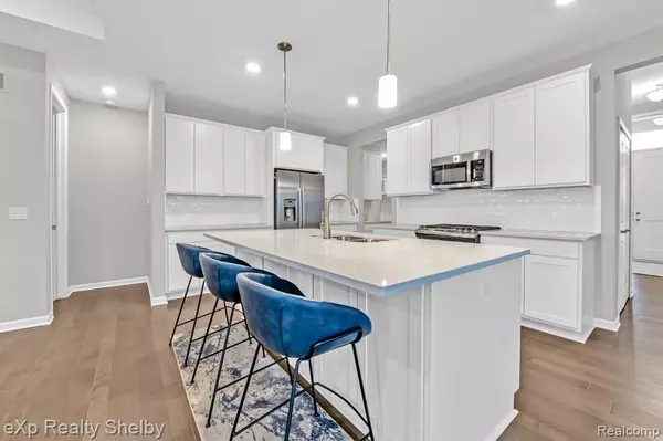 Macomb, MI 48042,52937 WELLINGTON VALLEY Drive