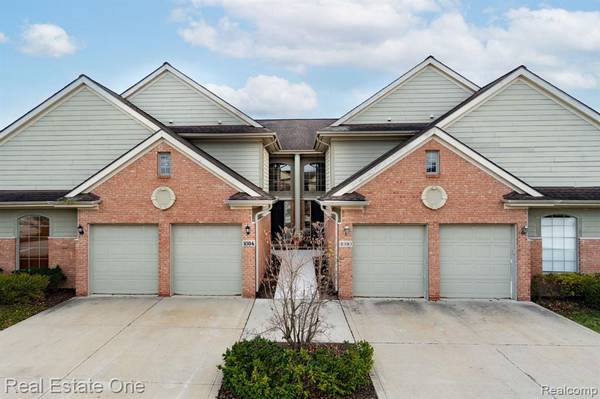 1034 LORENZO Court, Troy, MI 48085