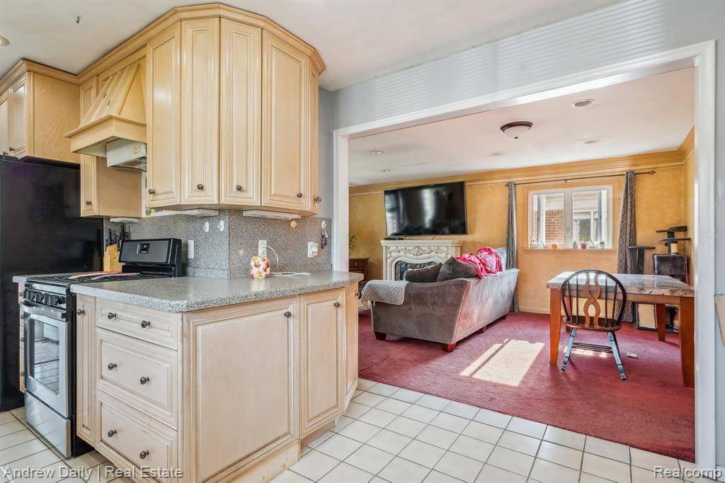 Dearborn Heights, MI 48125,4108 HARDING Street