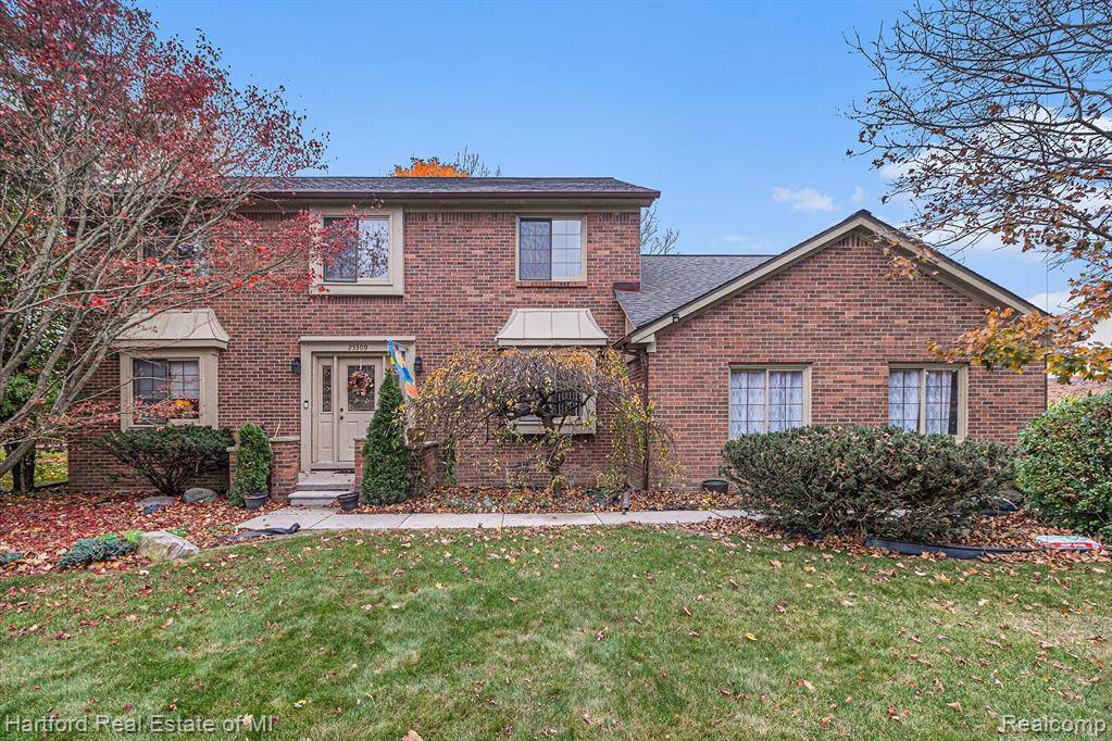 25309 BRIDLEPATH Lane, Farmington Hills, MI 48335