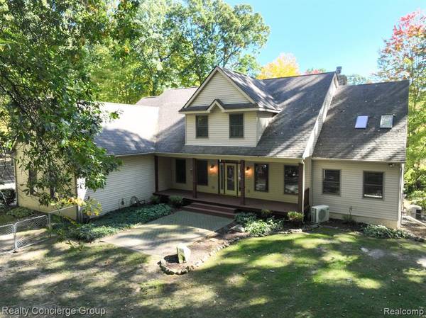 3592 HILLANDALE Drive, Howell, MI 48843