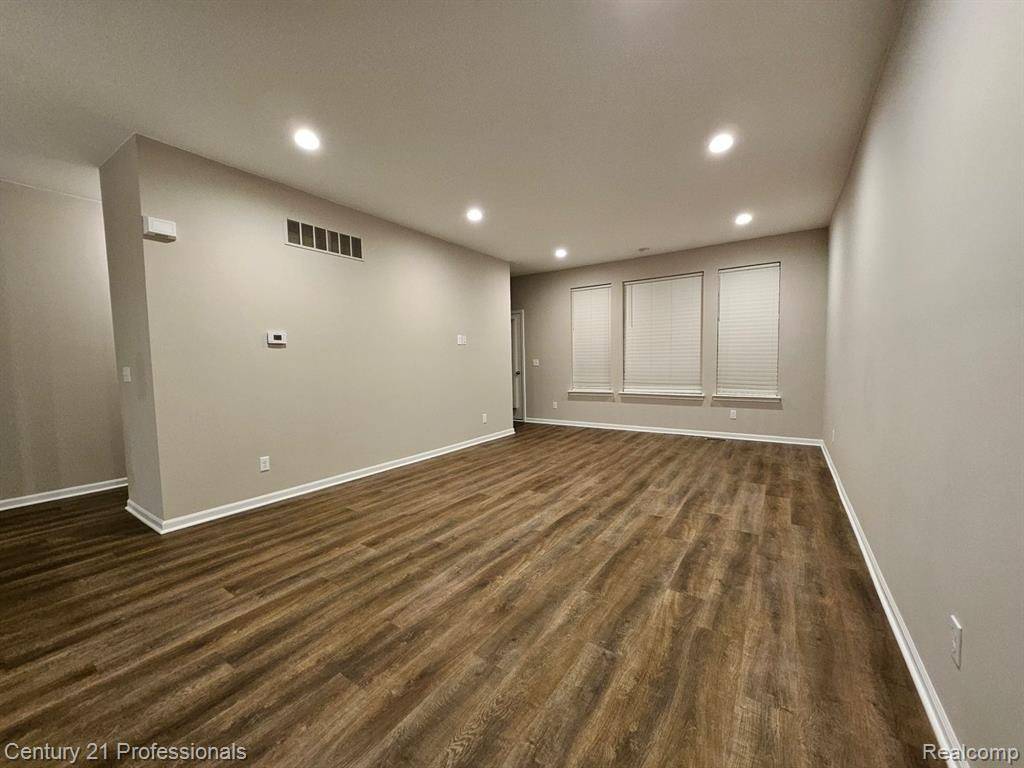 Troy, MI 48098,4959 Treeside Lane