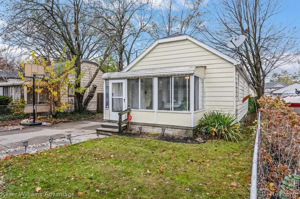 Hazel Park, MI 48030,1621 E EVELYN Avenue