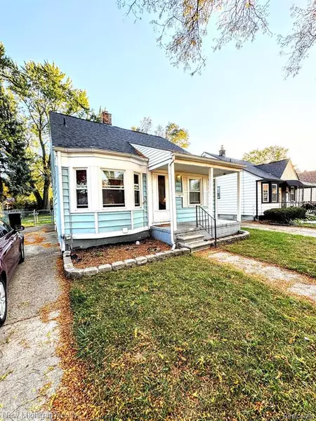 7276 STERLING, Center Line, MI 48015