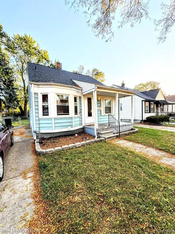 Center Line, MI 48015,7276 STERLING