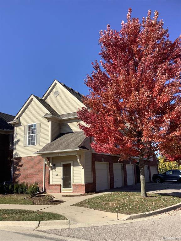 8484 HEYWOOD Circle, Sterling Heights, MI 48312