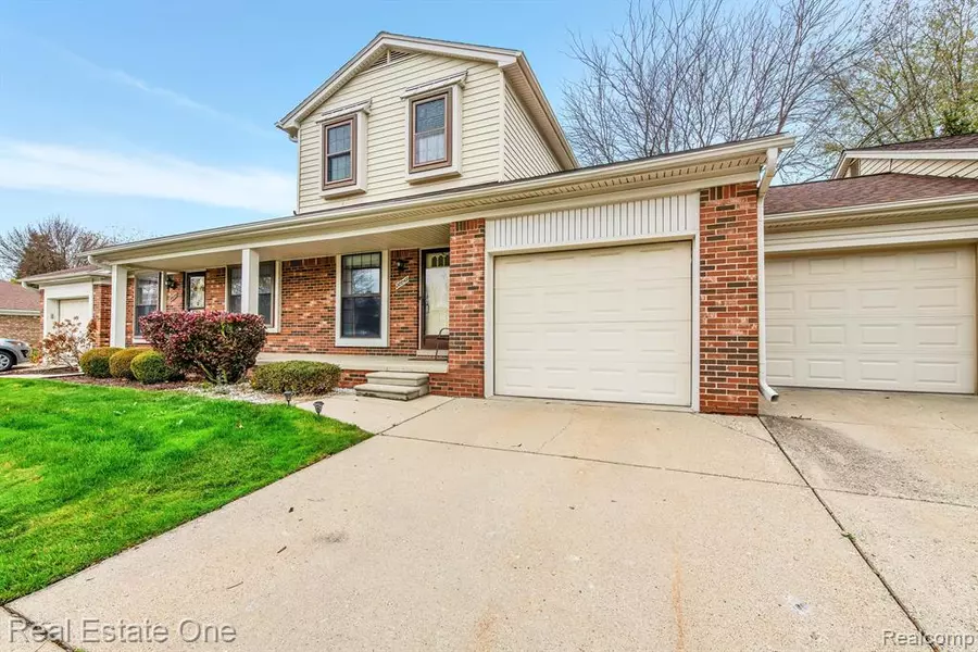 28049 PINE TREE Lane, Harrison Township, MI