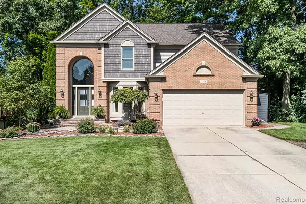 Lake Orion, MI,2118 PINE HARBOR Lane