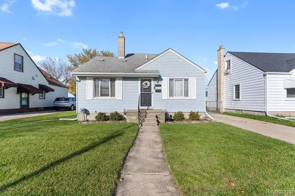 19157 DELAWARE Street, Roseville, MI 48066