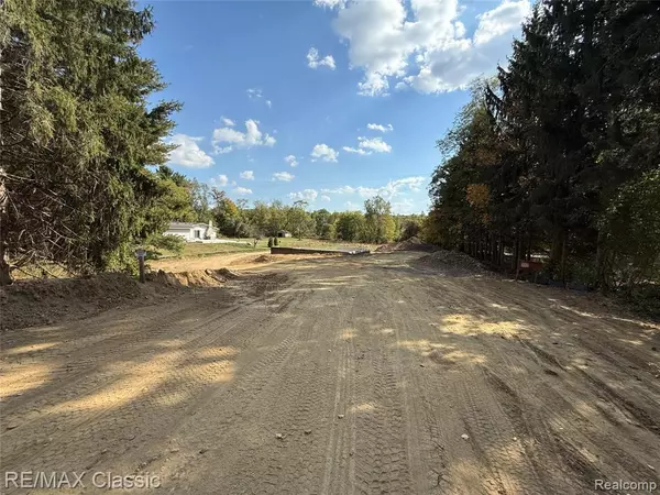 Milford, MI 48381,325 W Dawson