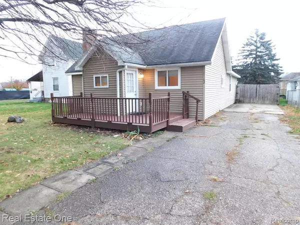 Owosso, MI 48867,823 KENWOOD Drive