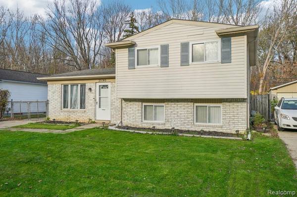 25145 ORCHID Street, Harrison Township, MI