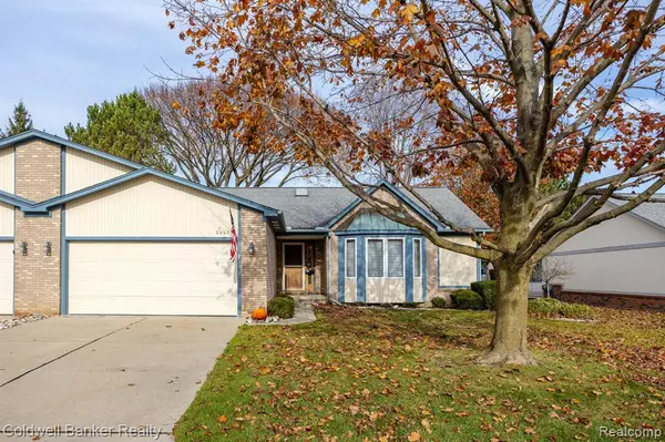 23135 PINETREE Circle, Macomb, MI 48042