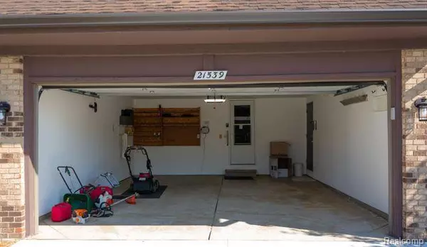 Woodhaven, MI 48183,21539 DEERFIELD S Drive