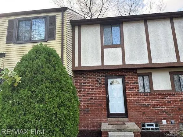 Sterling Heights, MI 48312,8524 HICKORY Drive