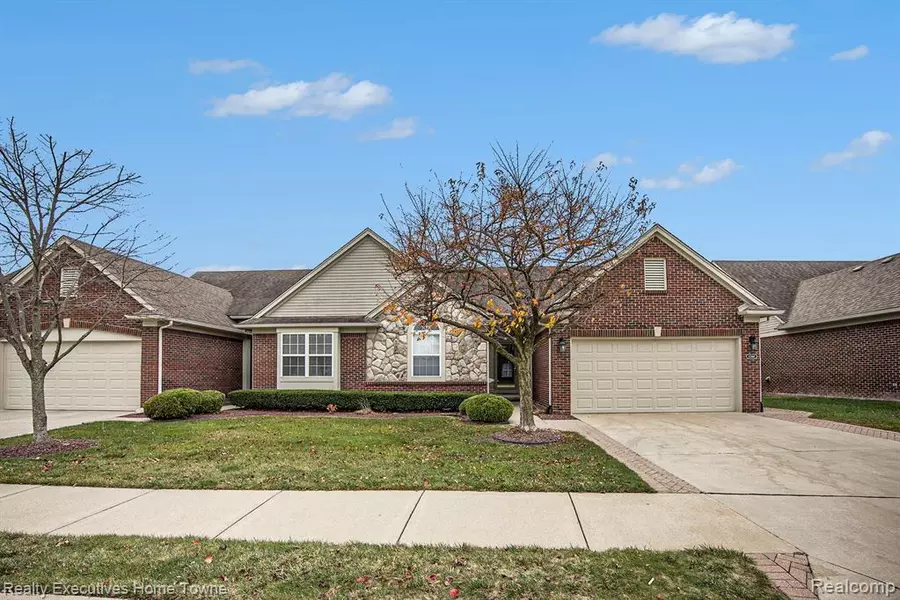 17166 GARLAND Drive, Macomb, MI 48042