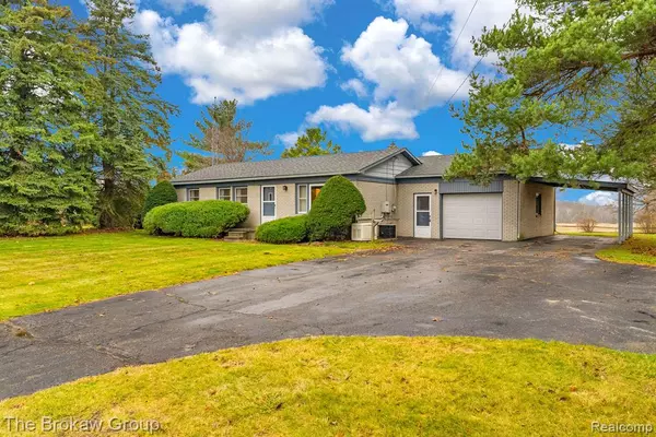 5253 IMLAY CITY Road, Attica, MI 48412