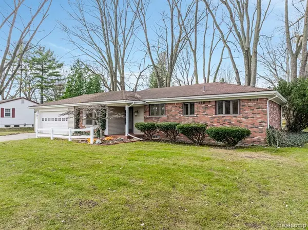 Harrison Township, MI,37925 PINERIDGE Street