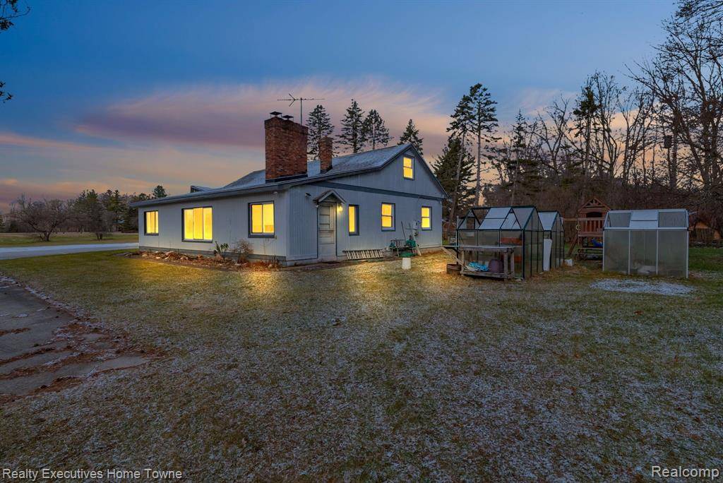 2155 ARLINGTON Road, Columbus, MI