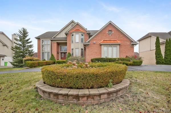 6569 WHISPERING WOODS Drive, West Bloomfield, MI