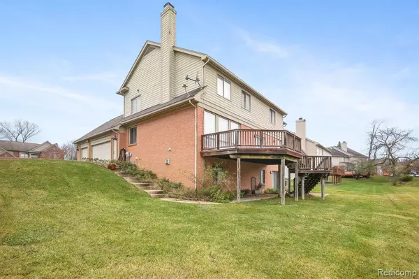 West Bloomfield, MI,6569 WHISPERING WOODS Drive