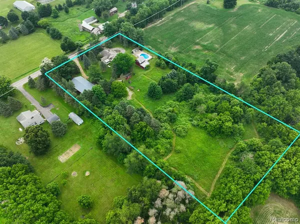 Howell, MI 48855,8953 OAK GROVE Road