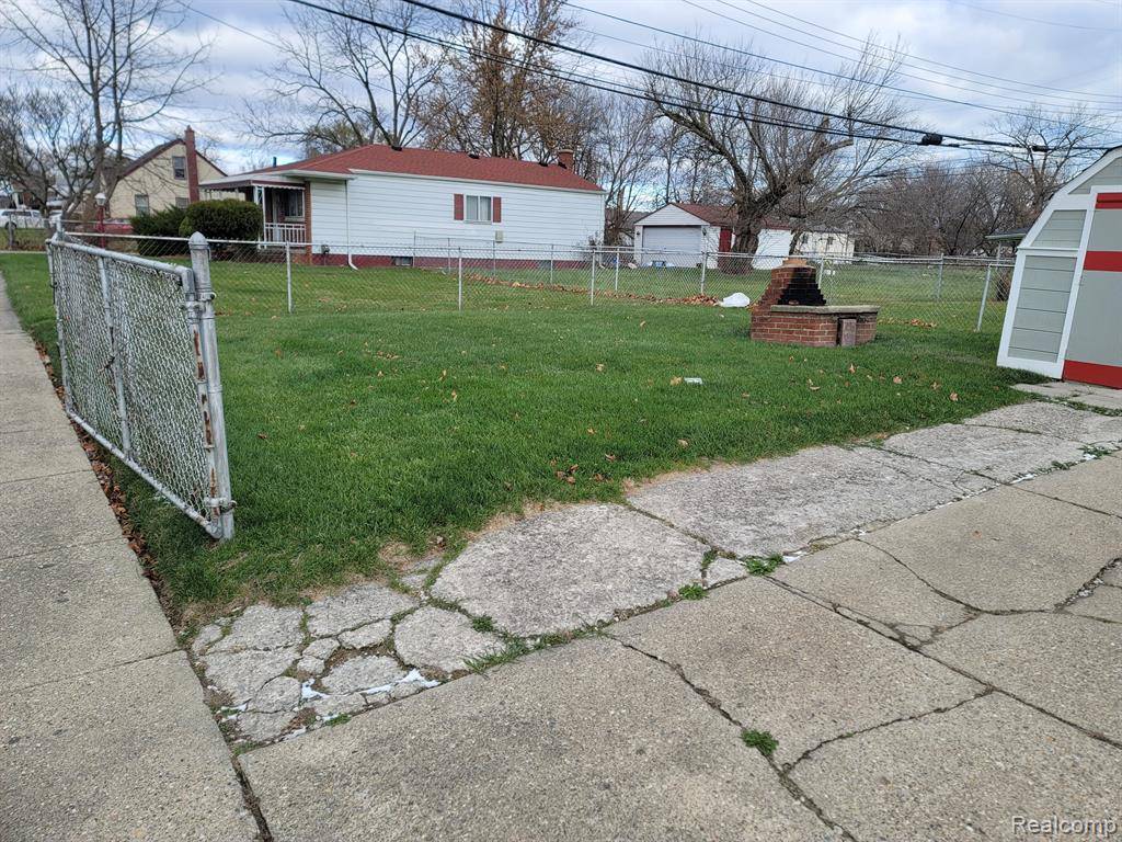 Roseville, MI 48066,17717 OAKDALE Street