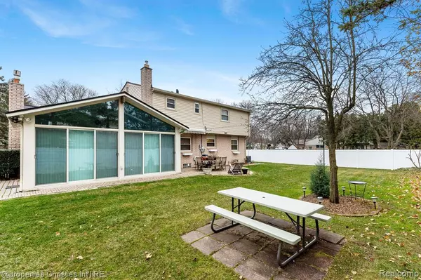 Troy, MI 48085,2250 CUMBERLAND Drive