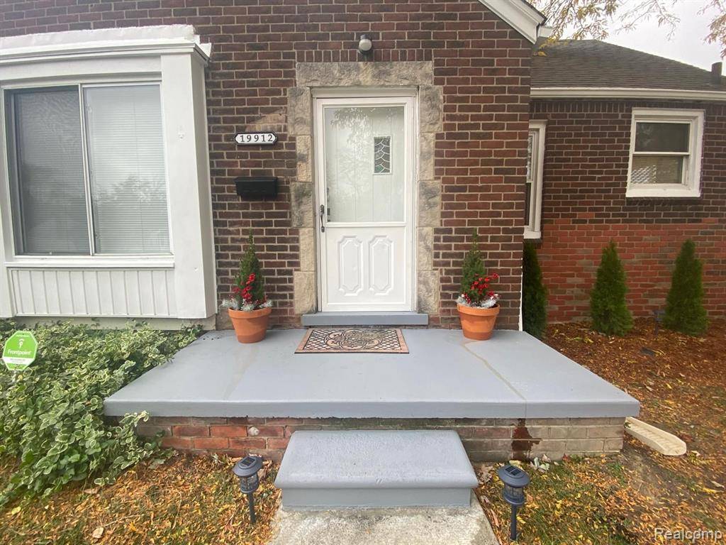 Harper Woods, MI 48225,19912 Elkhart Street