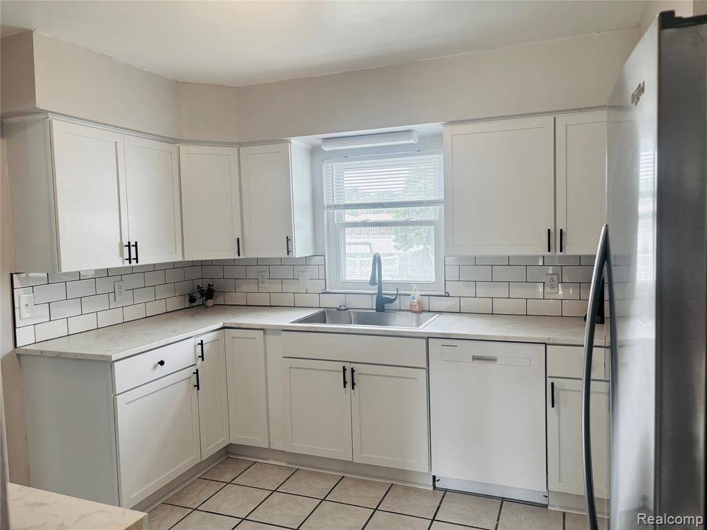 Allen Park, MI 48101,18720 Goddard Road