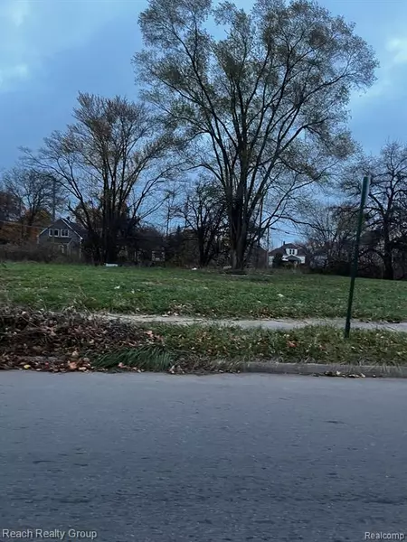 4814 CADILLAC Boulevard, Detroit, MI 48214