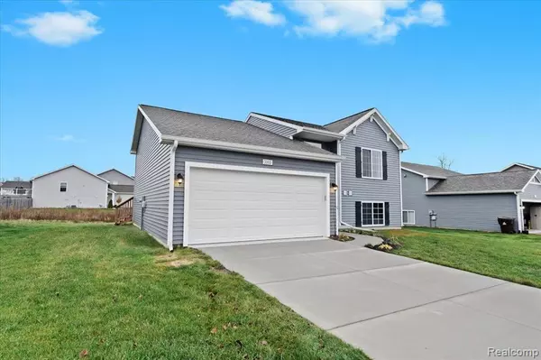 Howell, MI 48855,3103 IVY WOOD Circle