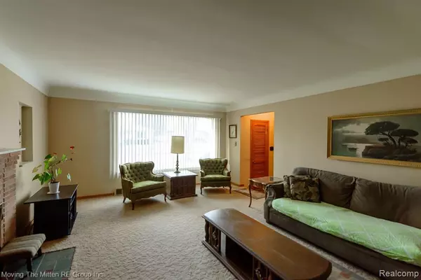 Dearborn Heights, MI 48127,6802 HIGHVIEW Street