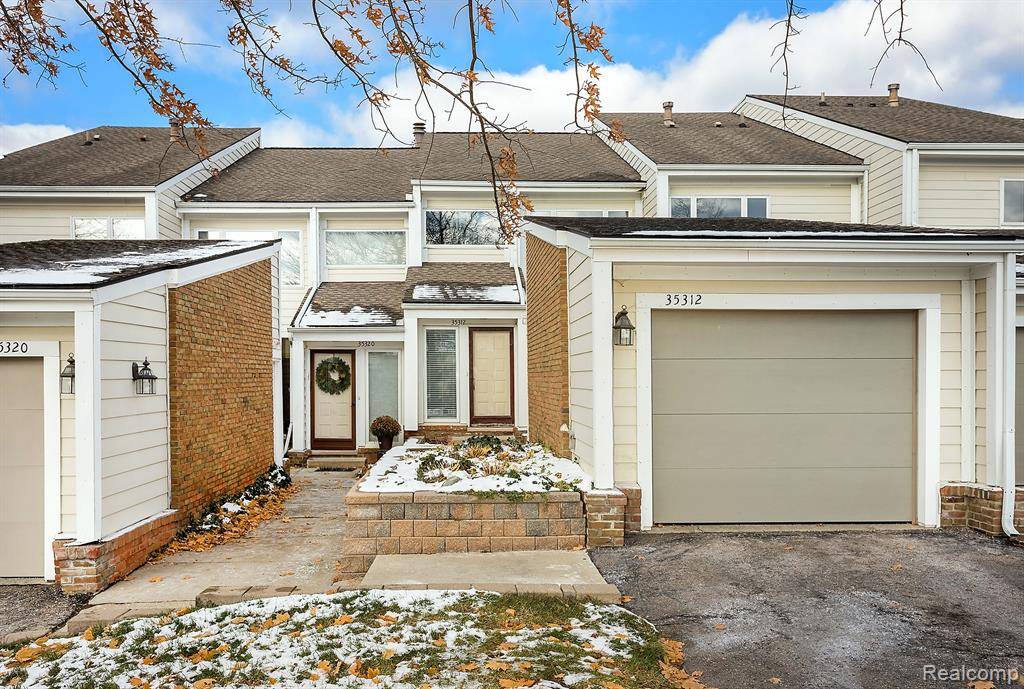 35312 HILLSIDE Drive, Farmington Hills, MI 48335