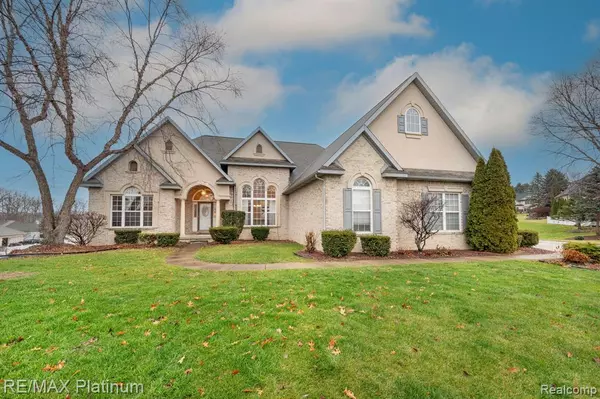 4308 Fountain View Court, Fenton, MI 48430